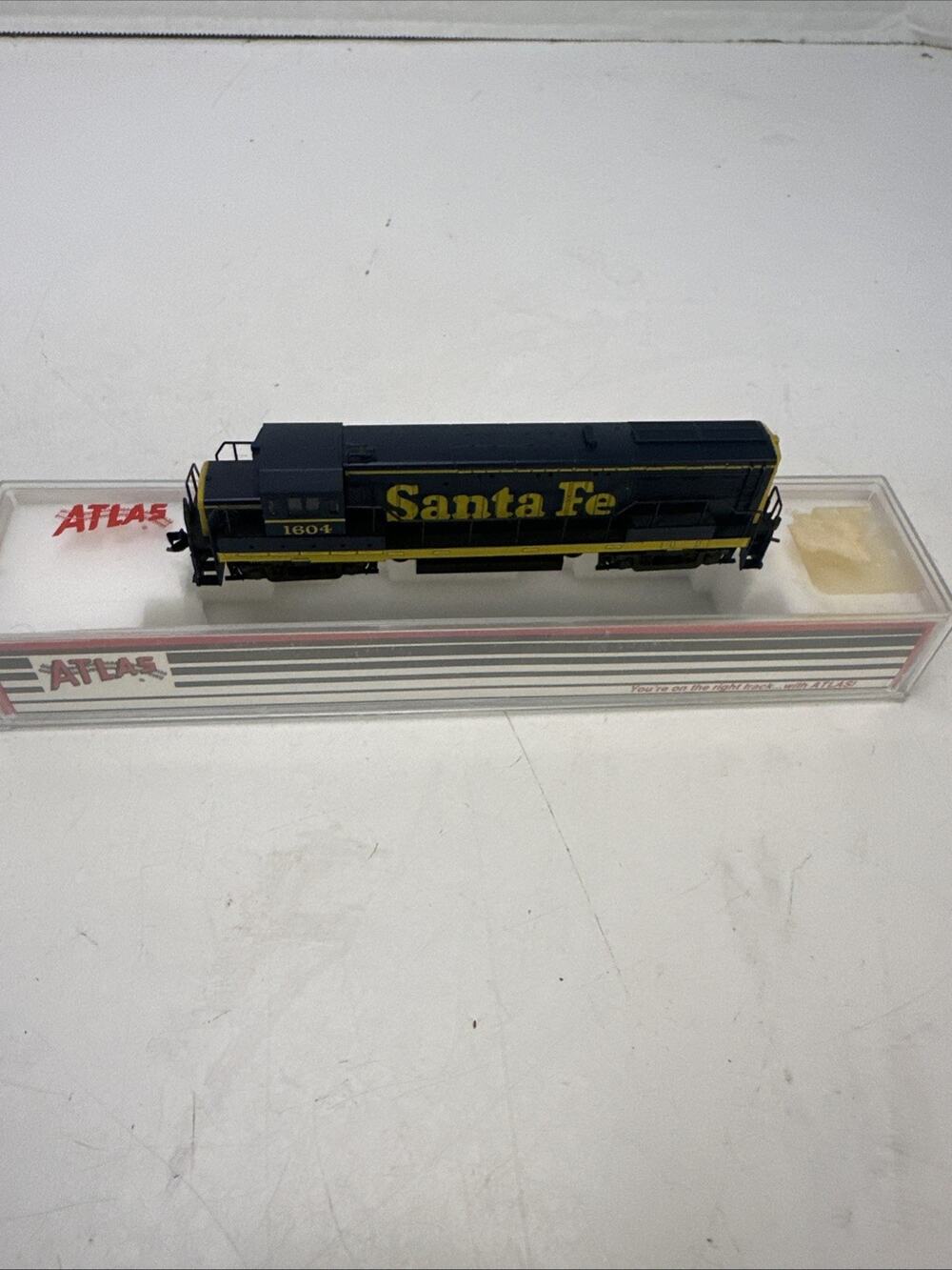 #1319 Atlas N Scale GE U25B Phase II Santa Fe #1604 Diesel Locomotive